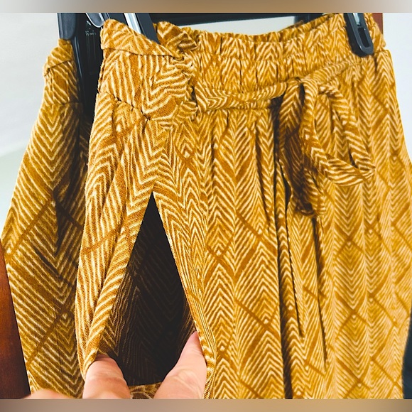 Lularoe Wide Leg Paper Bag Pant Size XL - Picture 2 of 5